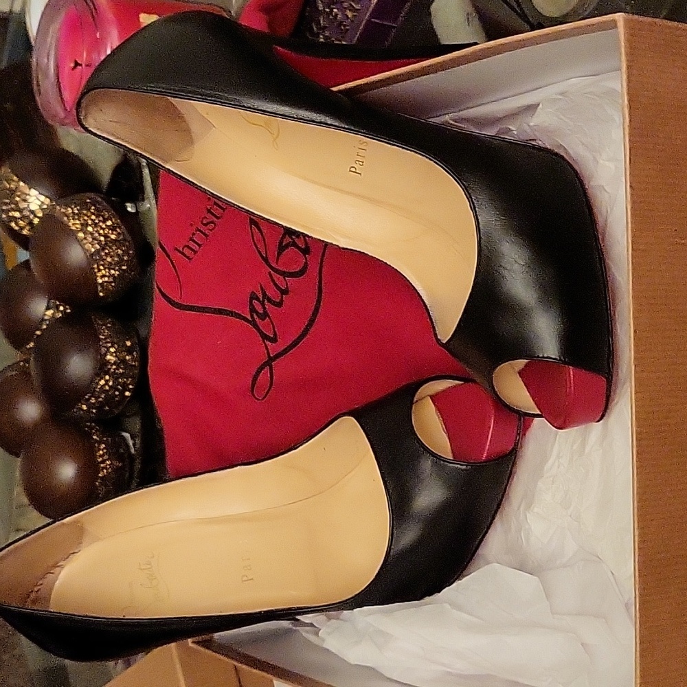 Christian Louboutin Very Prive peep toe pumps